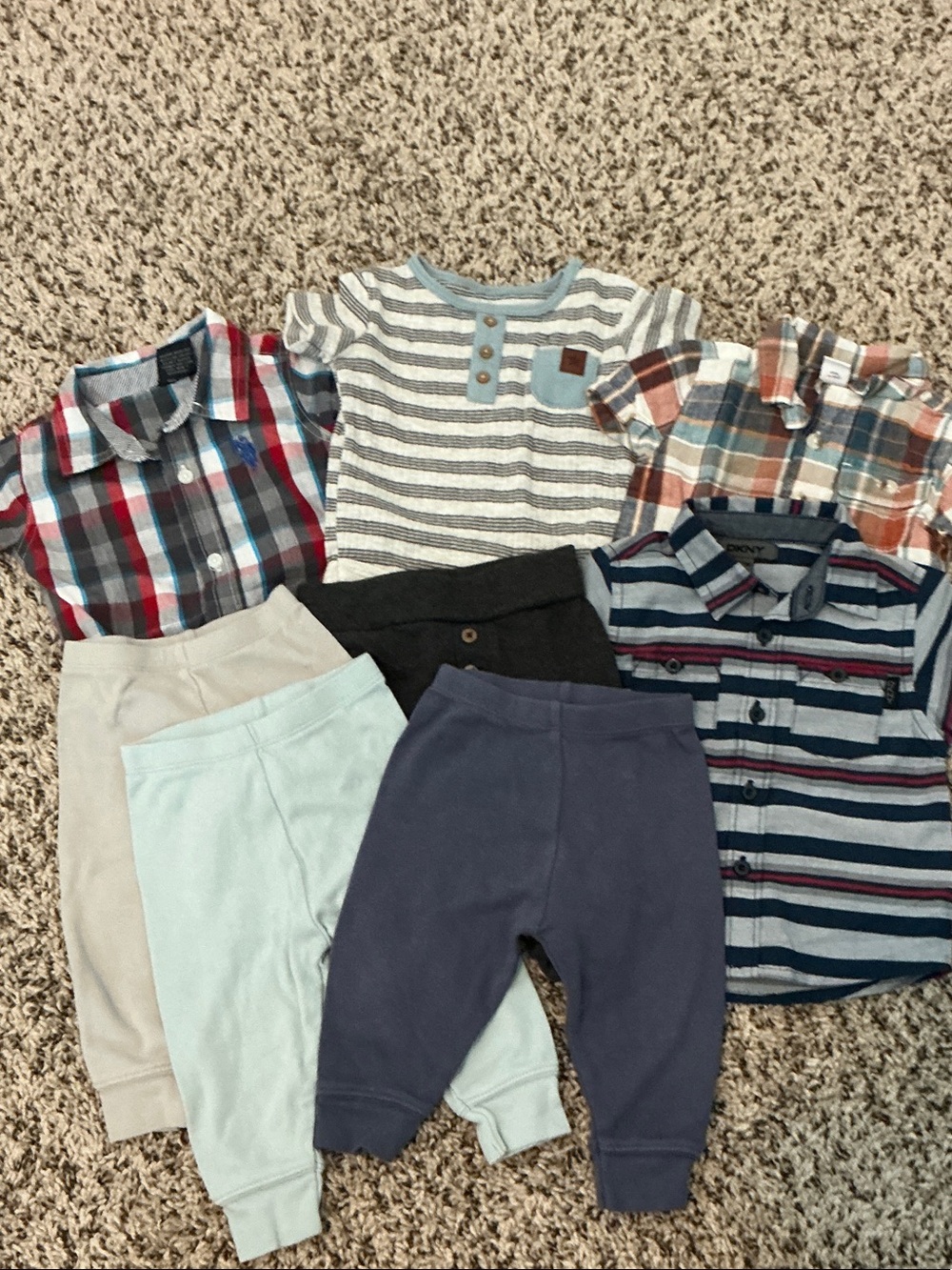 Bundle of baby boy 3-6 mo outfits, bodysuits and pants